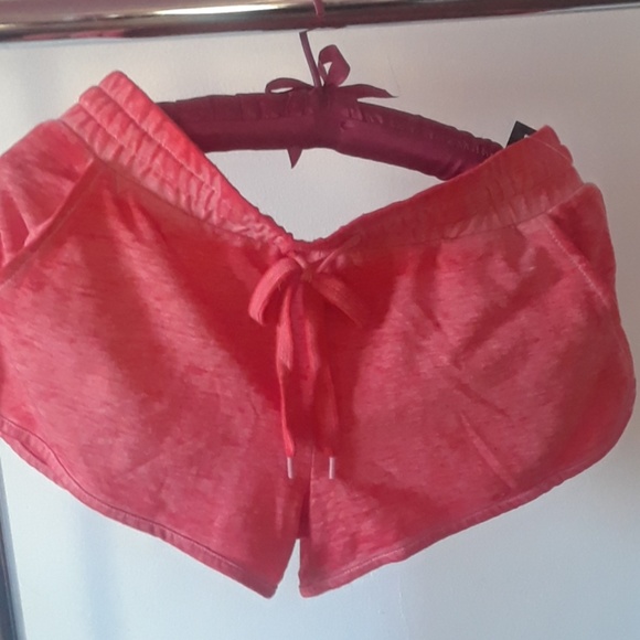 Shorts - Picture 3 of 6